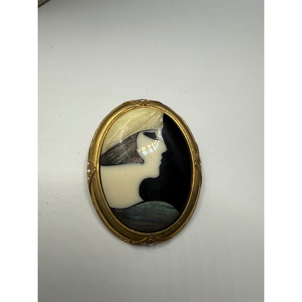 Vintage Art Deco Mother of Pearl Abalone Shell Cameo Brooch Gold Tone Rhinestone